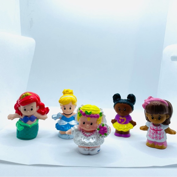 Fisher-price Little People Set of 5 Girl Figures. Includes Disney Princesses - Picture 2 of 5